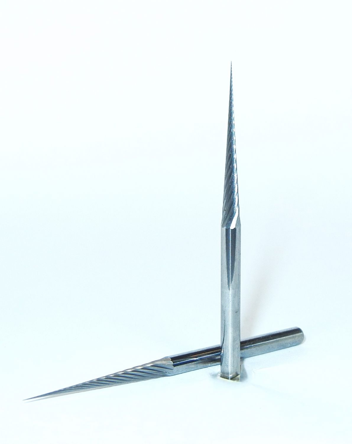fresa metallo duro integrale testa conica a 7° circa Ø mm. 3 x 24 x 50 perno 3  taglio E 3