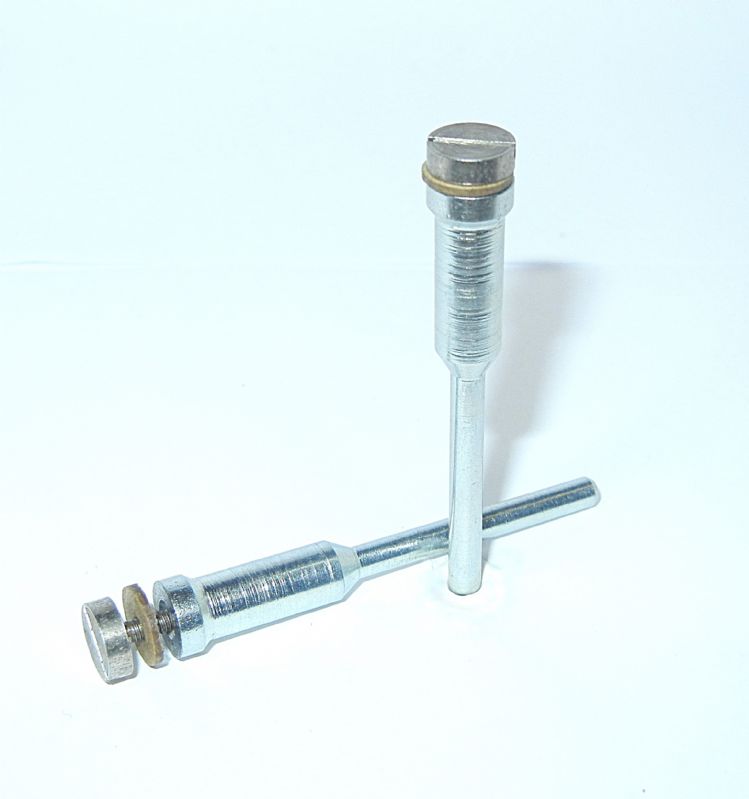 Perno Mandrino in Acciaio Porta Dischi  d.mm. 7 x 20 x 46 perno 3. Adatto a dischi con spessore 1,0 - 6,0.